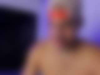 Chirshot21's Live Sex Cam Show