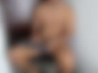 Chirshot21's Live Sex Cam Show