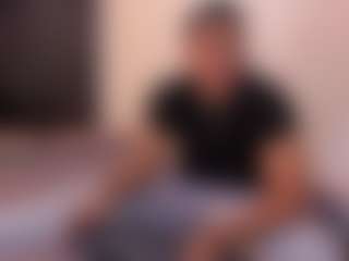 Chirshot21's Live Sex Cam Show