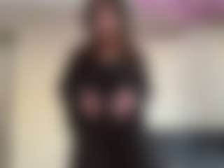 Live cam show with EricBursley - Gamer Big Tits on CamwithHer
