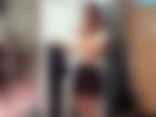 Live cam show with Holly - Deepthroat on fapnchat