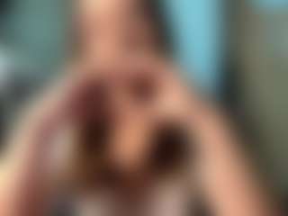 Live cam show with Holly - Handjob on Camsoda