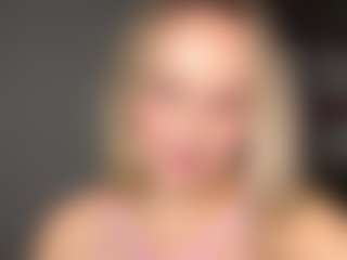 Live cam show with MerriRiesgraf - Blue Eyes on Strip Flash - Live Sex Shows