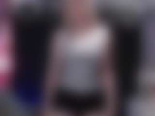 Live cam show with IsabelleMarteney - Green Eyes on CamwithHer