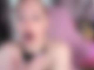 Live cam show with TinaBrooks - Cute on live18s.com