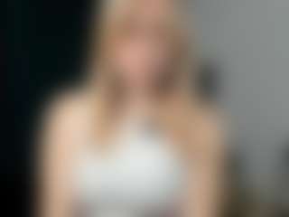 Live cam show with VanettaAngelucci - Body Massage on StripNow