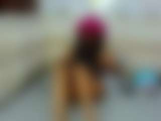 Live cam show with bella-trix1 - Smoker on TeamSkeetLive