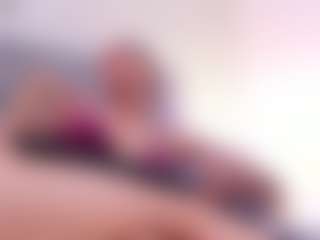 Live cam show with dianared - Submissive on SquirtSoMuch