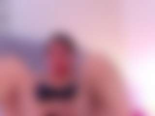 Spettacolo in cam dal vivo con dianared - Body Massage su Camsoda