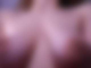 Live cam show with Lia - Butt Plug on CamClone