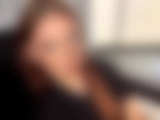 Live cam show with ShanonQasba - Spank Brown Hair on fapnchat
