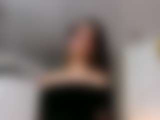 Show in cam erotica live di AliceLeenke