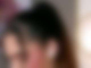 Live cam show with AliceLeenke - Average on hotwifechat.live