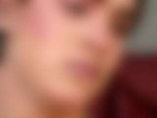 Live cam show with AliceLeenke - White on Camsoda | colombia