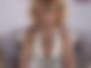 Live cam show with Trixie-June - New Brown Eyes on Camsoda