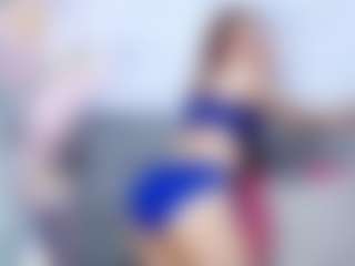 Live cam show with Cailyn-frox - New Toys on Livezox