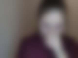 Live cam show with Laura - Body Massage on makecum.org