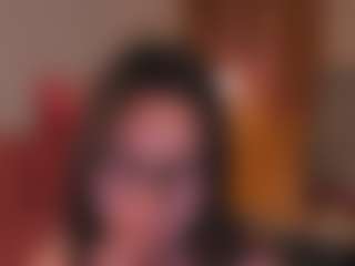 Live cam show with LunaRa1n - Spank Brown Hair on fuklive.com