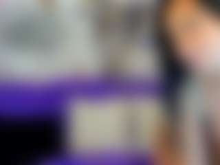 Live cam show with OliMills - Bikini on StripNow