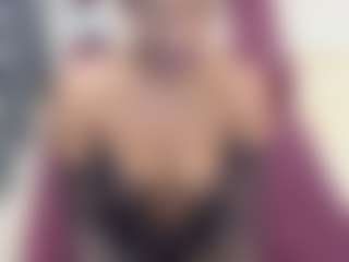 NaughtyLira69's Live Sex Cam Show