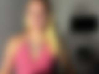Live cam show with Julia - Facial Piercings on Hubzter Live