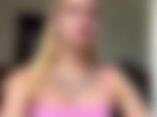 Live cam show with Julia - Ass Clapping on dropp.cam