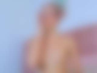 Live cam show with Salomecruxx - Green Eyes on galaxygirlnitro.com