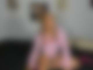 Live cam show with yenni-queen - Blonde Hair Teen (18+) on Milfs Live
