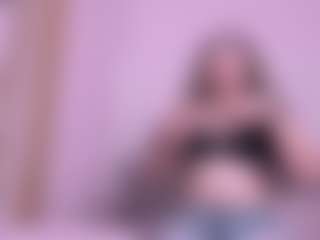 Live cam show with laura-sofiaa - Thick on CamwithHer