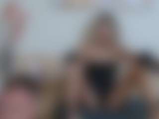 Live cam show with MarraVeil - Strip on StripNow