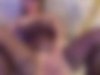 Live cam show with AuroraRenard - Petite on friskycurves.com
