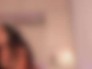 Live cam show with NaomiParks - Camel Toe on Dolls Live