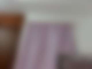 EmeraldBlonde's Live Sex Cam Show