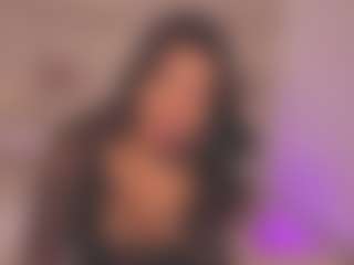 Live cam show with LauraValvet - New Sexwebcam on Uber Horny