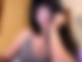 Show live cam dengan Nikki - Nipple Piercings di Camsoda