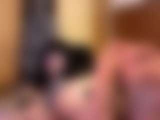 Live cam show with Nikki - Green Eyes on CamClone
