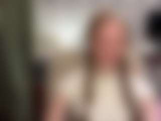 Live cam show with MillaColvert - Upskirt on CamwithHer
