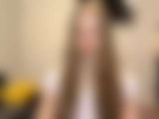 Live cam show with MillaColvert - Nipple Piercings on xDating