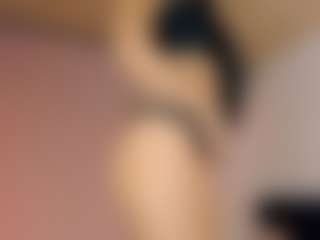Live cam show with Hanna-Clark - Gray Eyes on CamwithHer