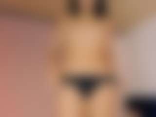 Live cam show with Hanna-Clark - Gray Eyes on Camsoda
