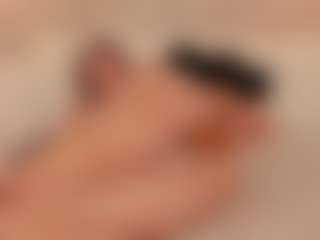Live cam show with leire-angels - Body Massage on CamClone