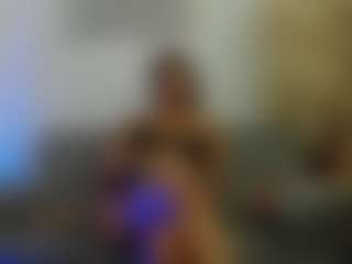 Live-Cam-Show mit Violettroose - Spanks White auf Camsoda | colombia