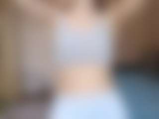 Live cam show with LeanoraPontillo - Blonde Hair Petite on CamSextacy