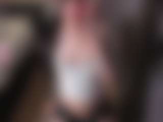 Live cam show with karinisse - Fingers on SpankPalCams