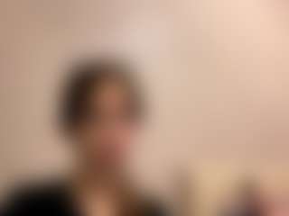 Live cam show with Lora - Bedroom Brown Hair on UwU Esports