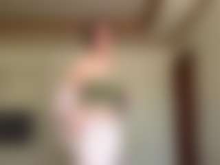 Live cam show with LoriaHuffine - New Toys on Camsoda