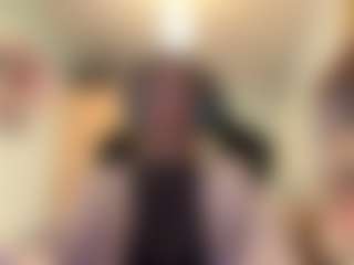 Live-camshow met Adel - Nipple Piercings op Camsoda