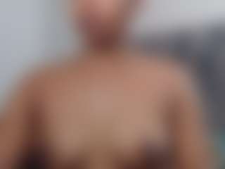 Live cam show with yohatinelly - Eating Pussy on Gym Cam Girls