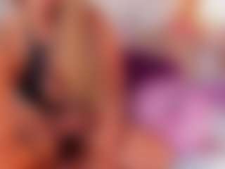 Live cam show with MaddyOlmos - Blonde Hair Curvy on Camsoda