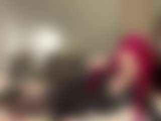 Live cam show with ShenaDeblois - Skinny on Camsoda